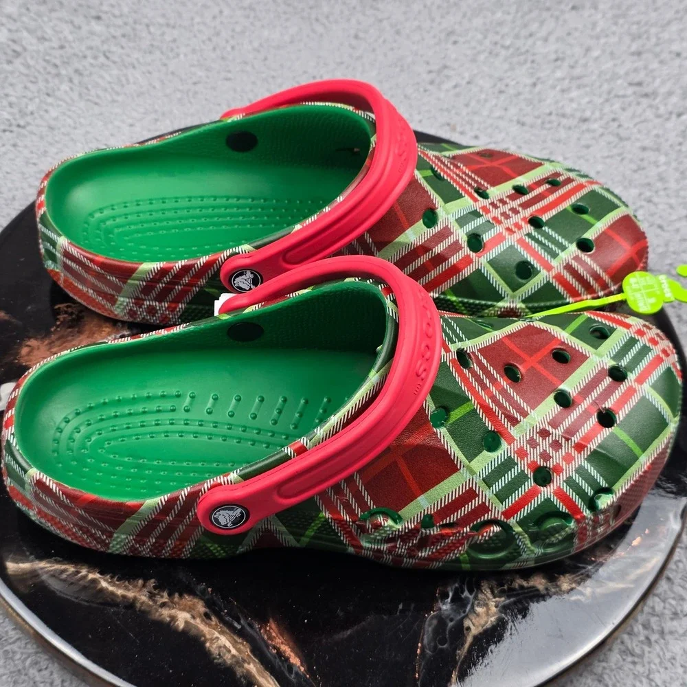 Crocs Baya Holiday Plaid‎ Clog Mens 12 Red Green Christmas Tartan 210752-310 NEW
